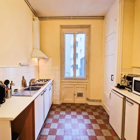 For 4 People * Grenoble